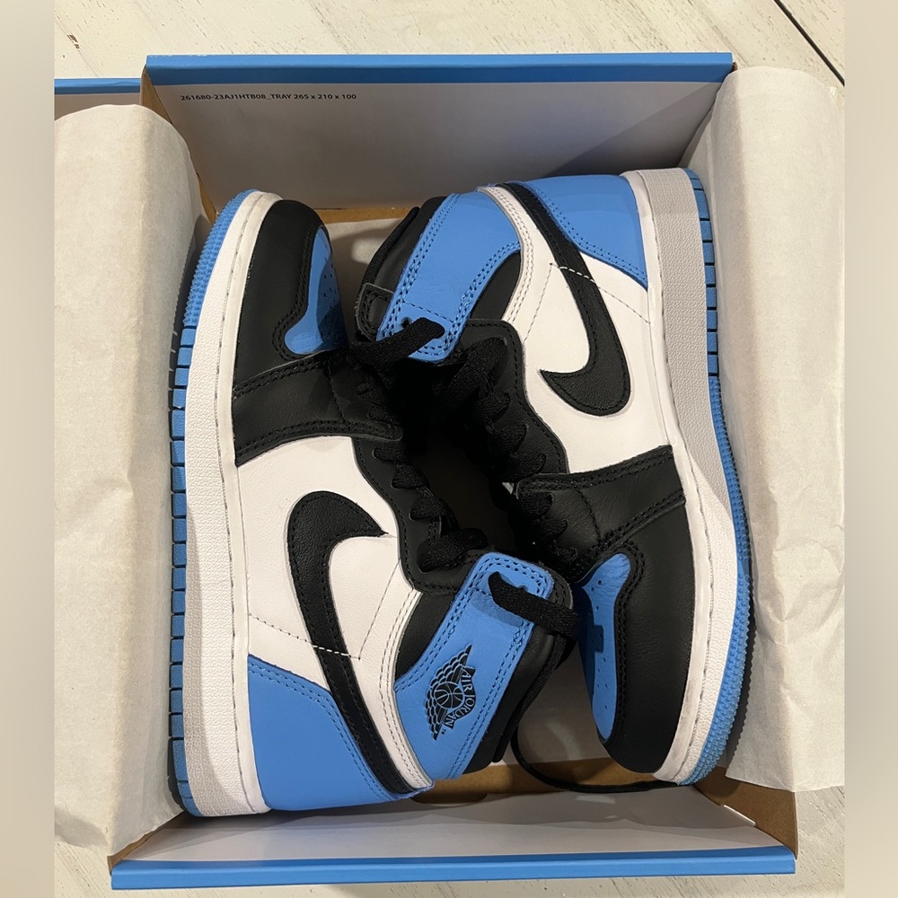 Nike Air Jordan 1 retro high OG GS “UNC Toe”